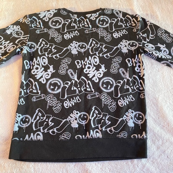 George’s Casual Sweater 🖤 - Picture 4 of 5